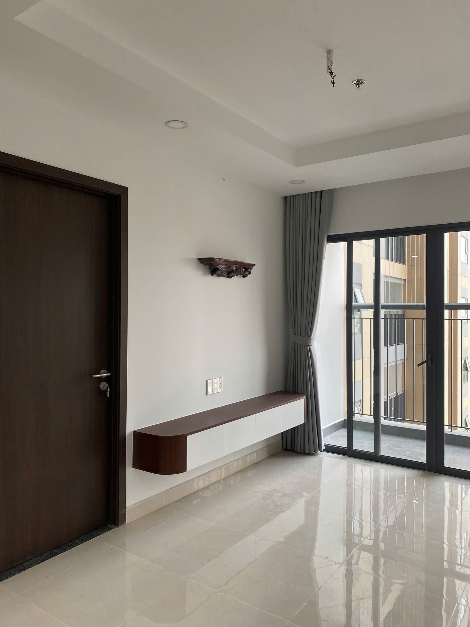 Kệ tivi treo tường M3 Kệ tivi treo tường M3